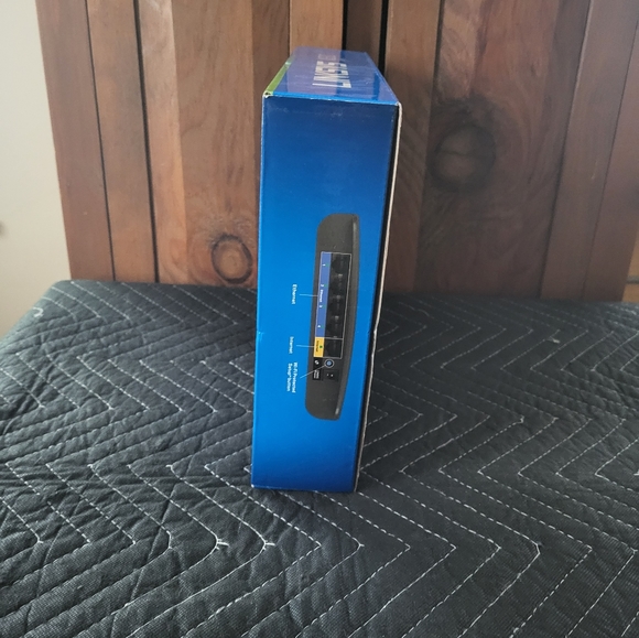 Linksys Router - Picture 9 of 11